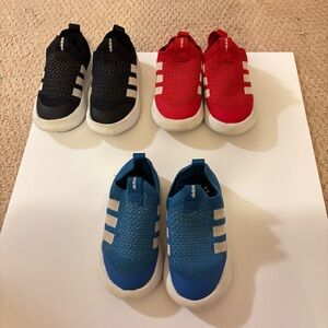 I’m selling 6 pairs of kids shoes as a bundle size 9